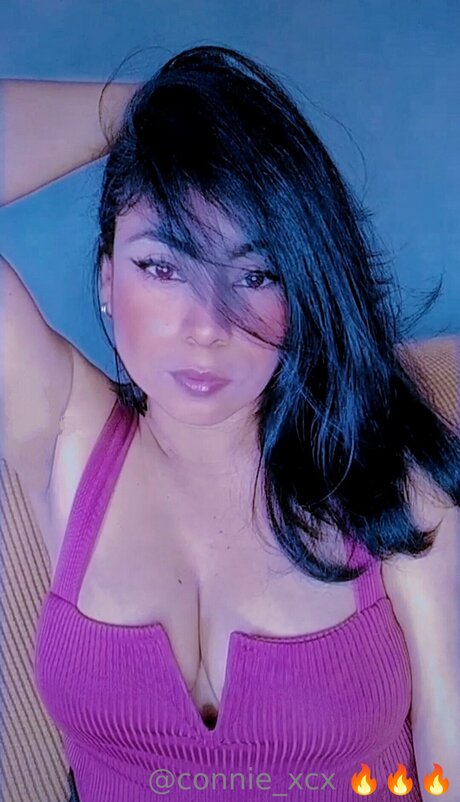 Connie Xcx estrella porno de alta calidad foto