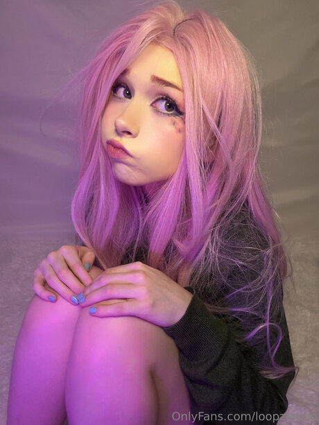 Loopziepop model porn pics
