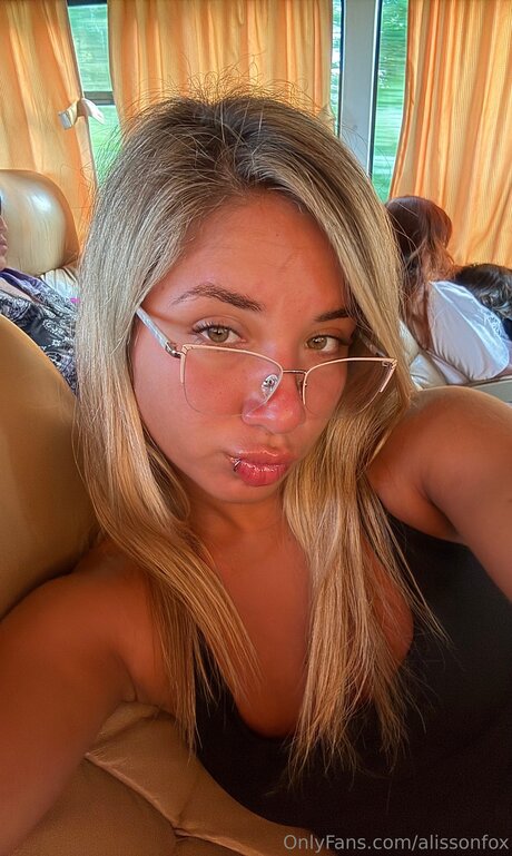 Alissonfox porn model photos