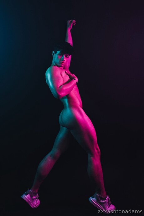 Ashtonadamsx estrella porno desnuda archivo