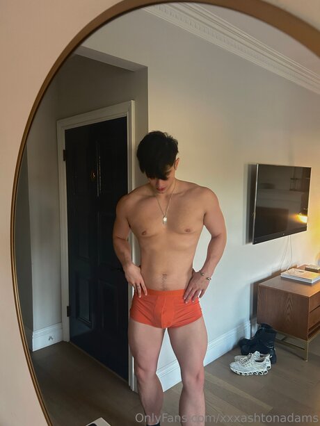 Ashtonadamsx modelo pornografico archivo