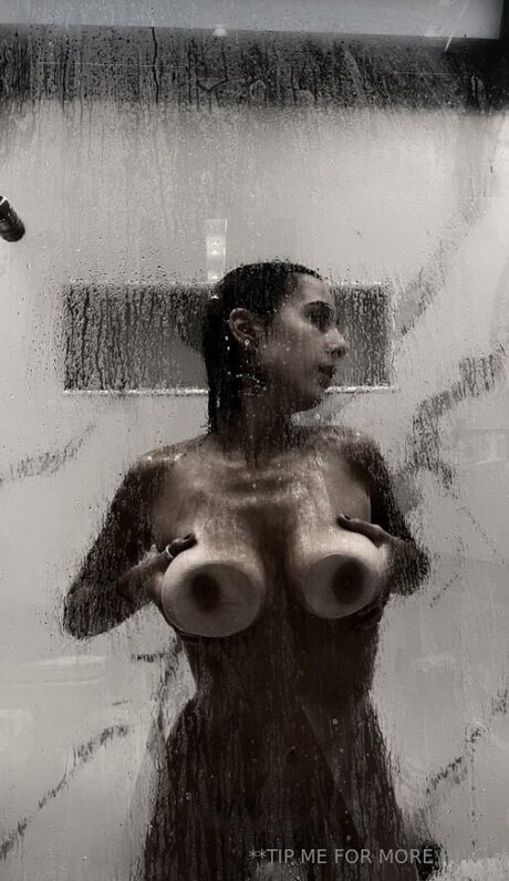 Divinitirosefree erotic model pictures