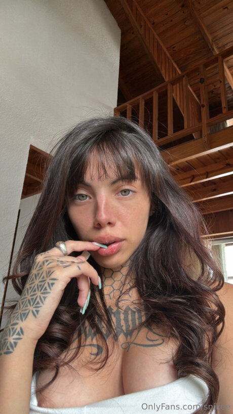 Juliagameusee model hot picture
