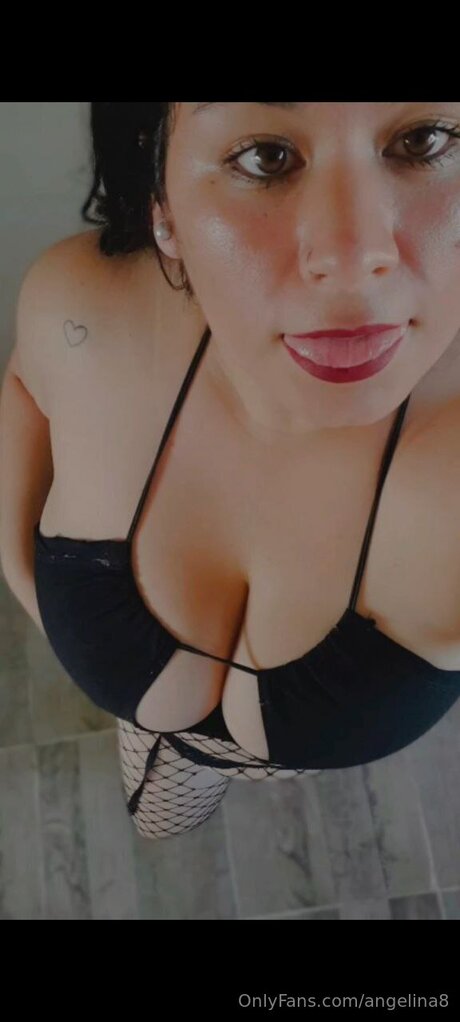 Angelina8 estrella porno desnuda archivo