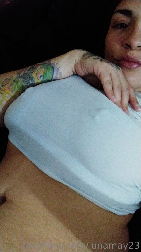 Lunamay23 bonita modelo archivo