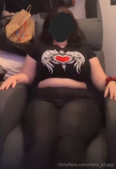 Here P1ggy actriz de arte galerías