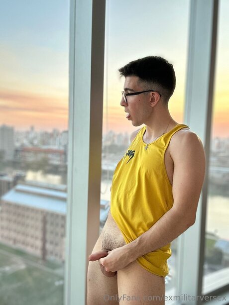 Exmilitarversex bonita modelo imagen