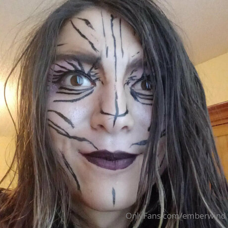 Emberwind modelo porno fotos