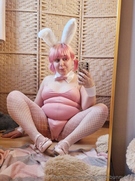 Charlottebunnybun star érotique archive