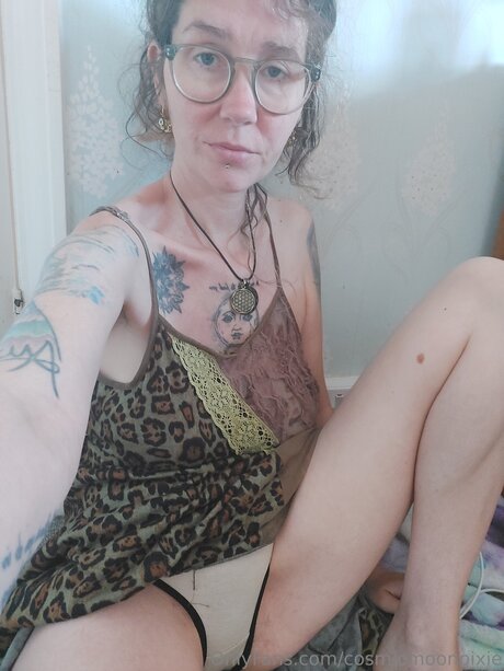 Cosmicmoonpixie actrice de nus img