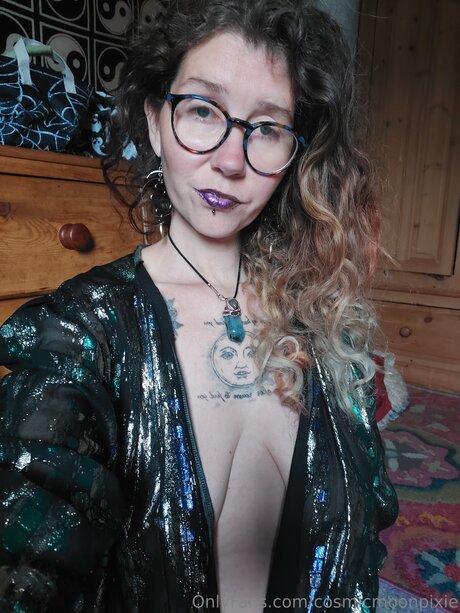 Cosmicmoonpixie pornographic actress galleries