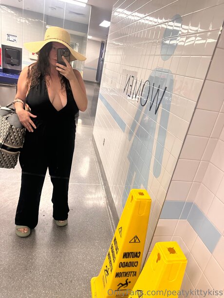 Peatykittykiss actrice érotique des photos