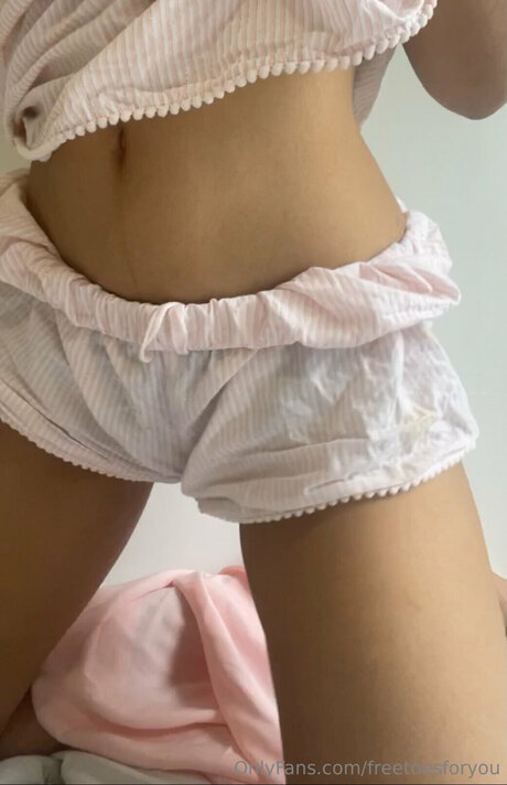 Freetoesforyou star nude galleries