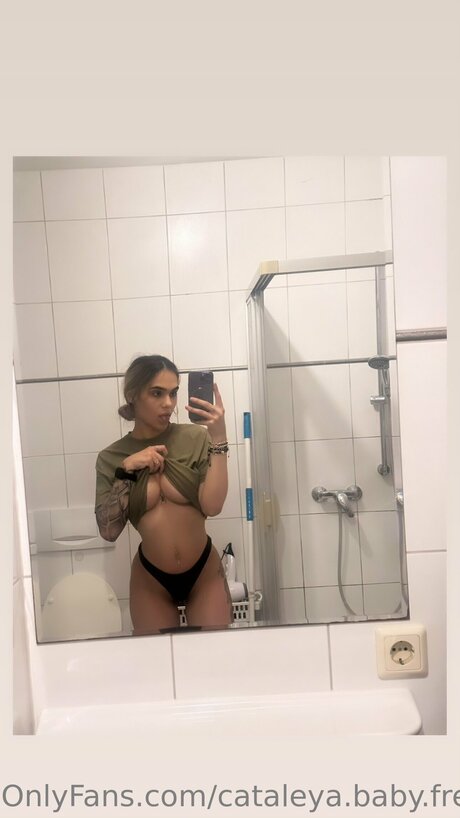 Cataleya Baby Free actriz de arte fotos