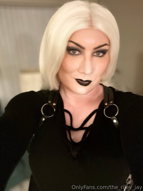 The Riley Jay modelo adulto fotos