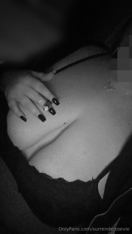 Surrendertoevie nudes star pics