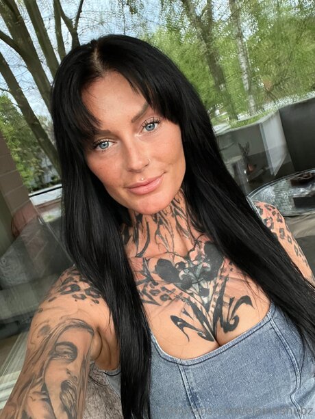 Elaineshubz perfect actress photo