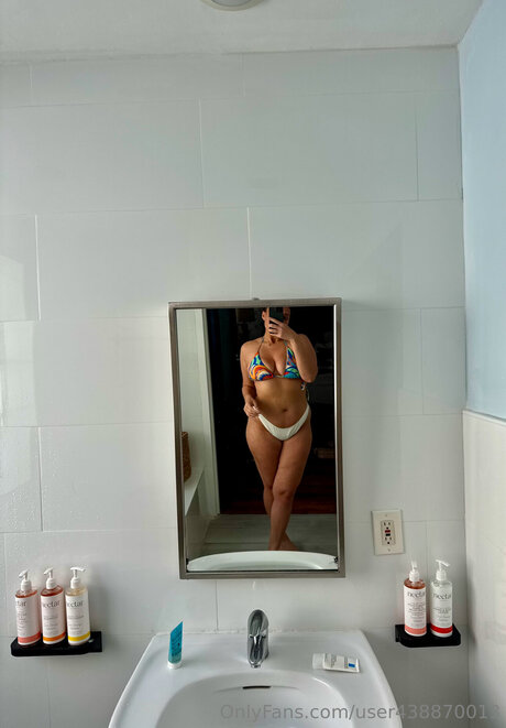User438870013 sexy star picture