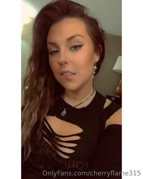Linzflame315 sexy model pic