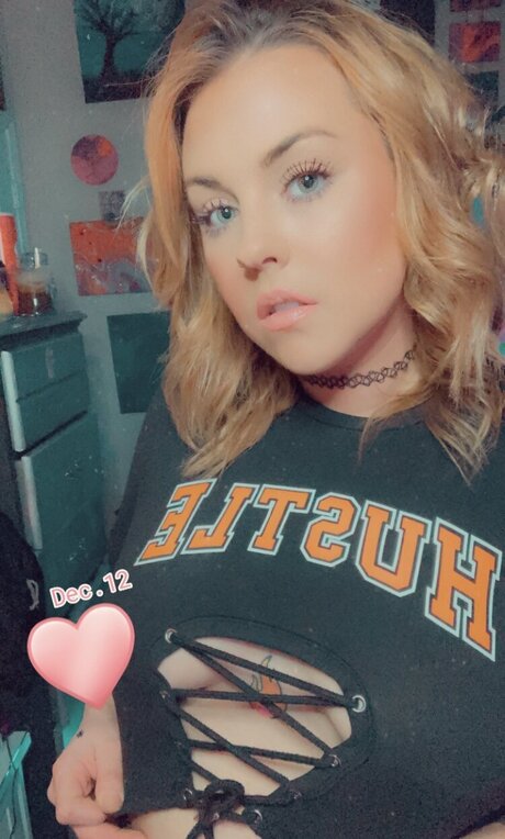Linzflame315 naked pornstar image