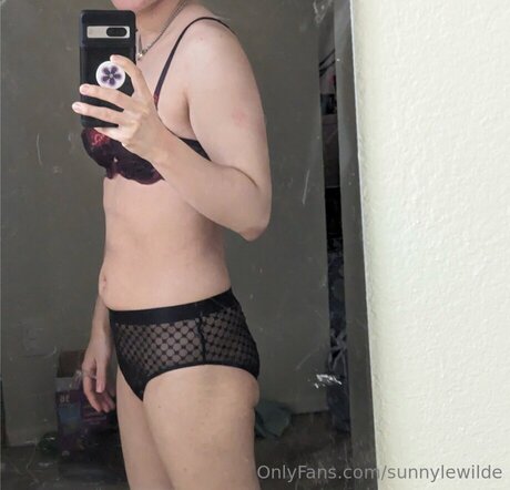 Sunnylewilde nude pornstar photos