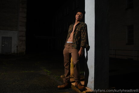 Kurlyheadtrelll model xxx galleries