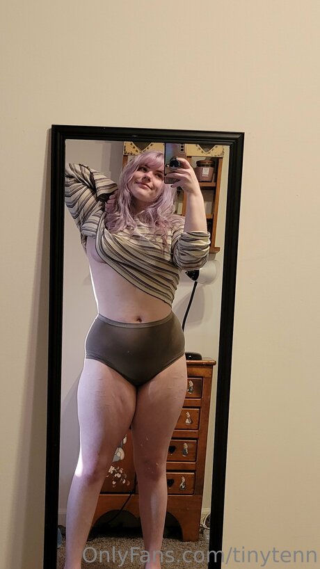 Tinytenn actrice de nus image