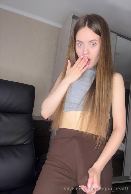 Dragon Heartt estrella porno agradable galerías