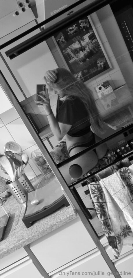 Juliia Geraldiine model naked gallery