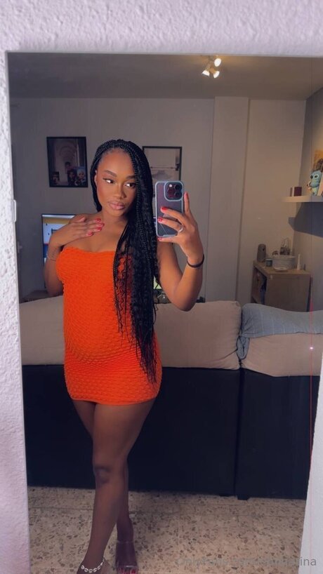 Ebonatina modèle photo