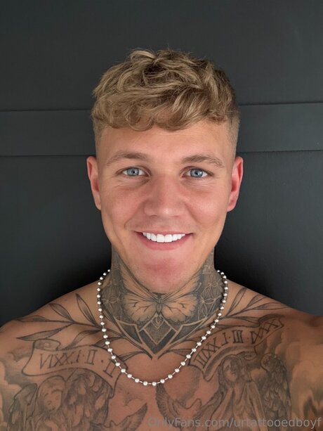 Urtattooedboyf estrella porno gratis galerías