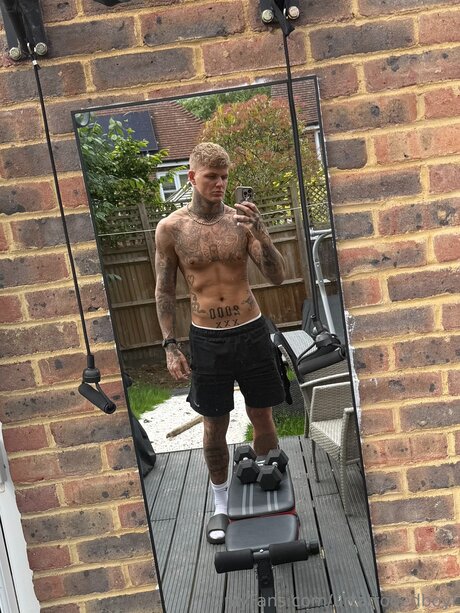 Urtattooedboyf étoile magnifique archive