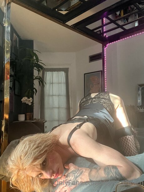 Velvet Sheath actriz caliente fotos