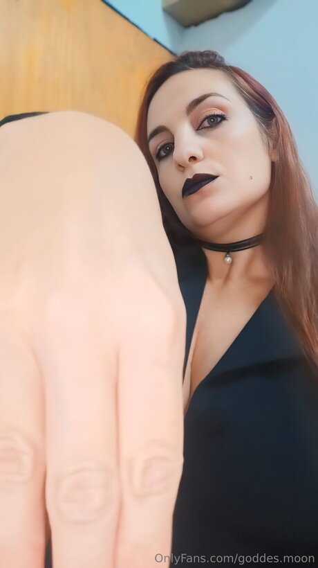Goddesredmoon model exclusive picture