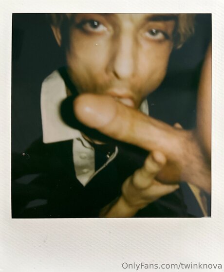 Twinknova haut étoile photos