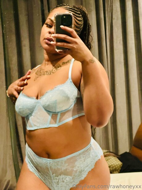 Rawhoneyxx pornstar nude img