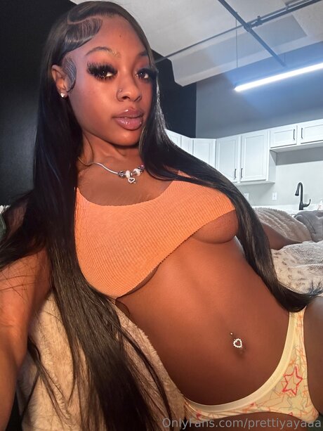 Prettiyayaaa star erotic photo