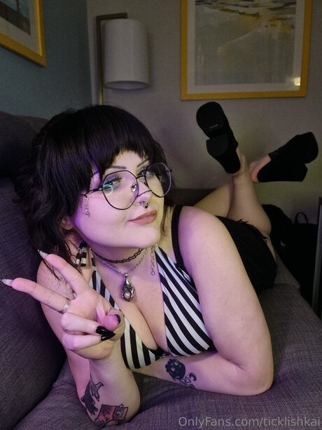 Ticklishkai belle star du porno galerie