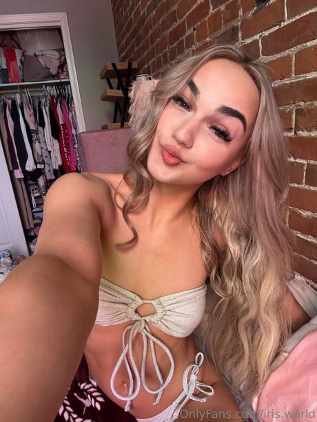 Iris World jolie actrice image