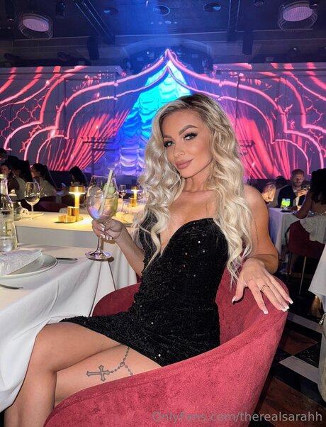 Therealsarahh arte modelo imágenes