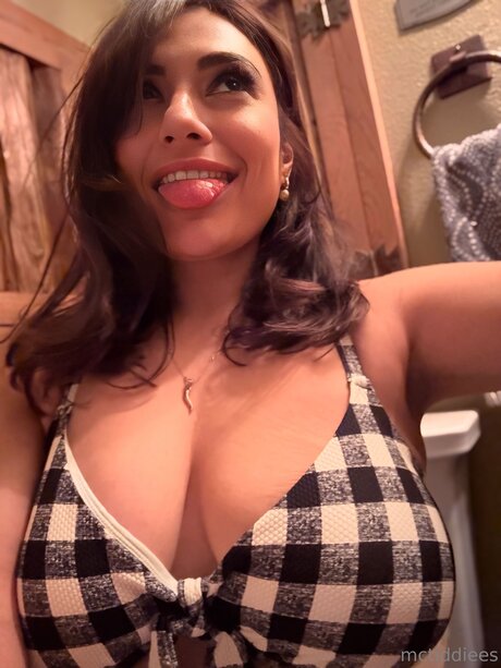 Mctiddiees joli modèle photo