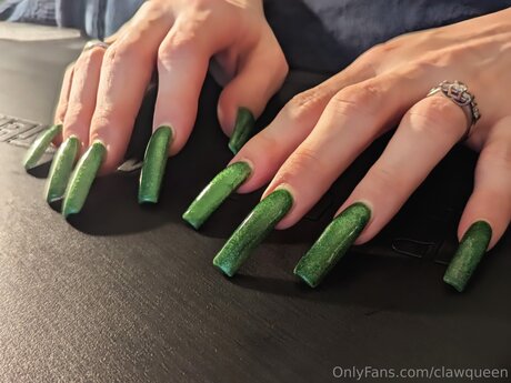 Clawqueen modelo pornografico fotos