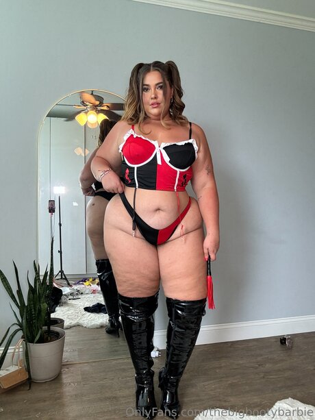 Thebigbootybarbie model porn picture