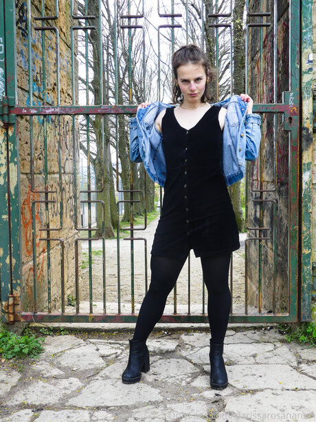 Clarissarosanaroth high quality actress img