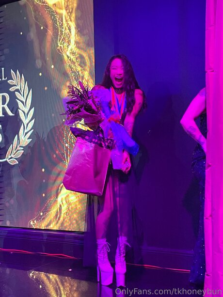 Tkhoneybun actriz desnuda imágenes