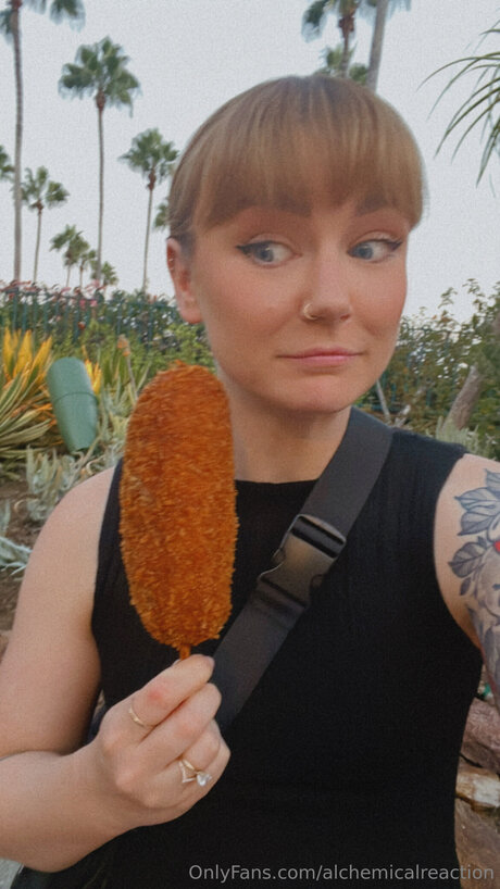 Alchemicalreaction star du porno chaude photo