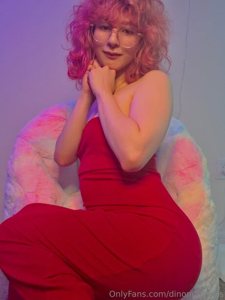 Dinonuggetss hermosa actriz imagen