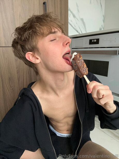 Valentino Hill linda estrella foto