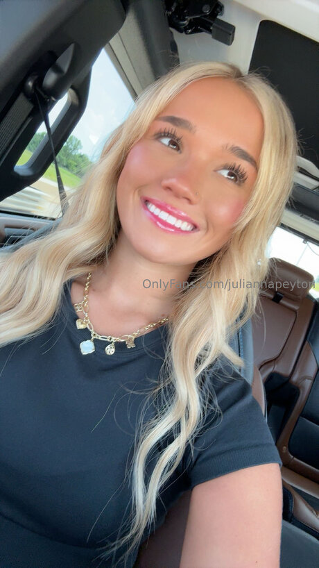 Juliannapeyton actrice xxx collection