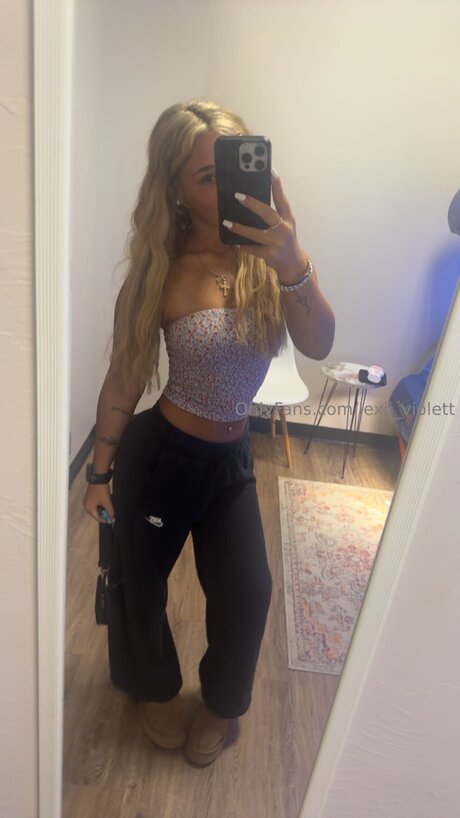 Juliannapeyton star photo